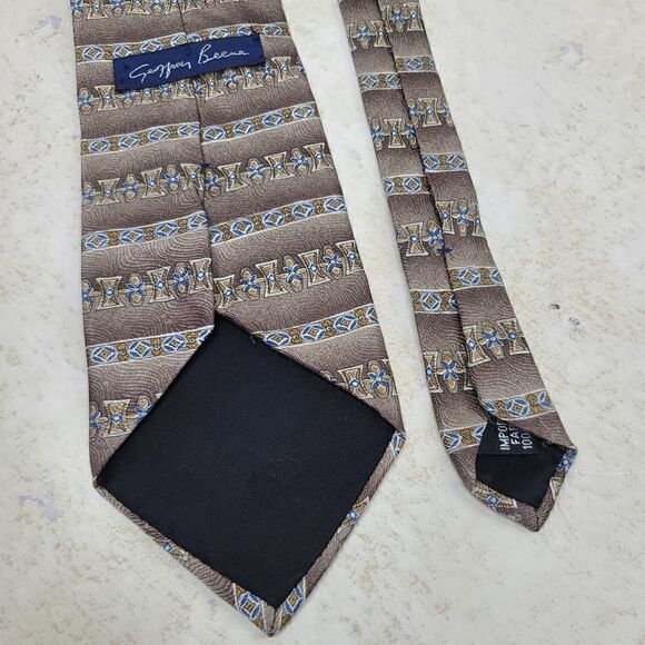 Geoffrey Beene Tie  - Picture 3 of 4